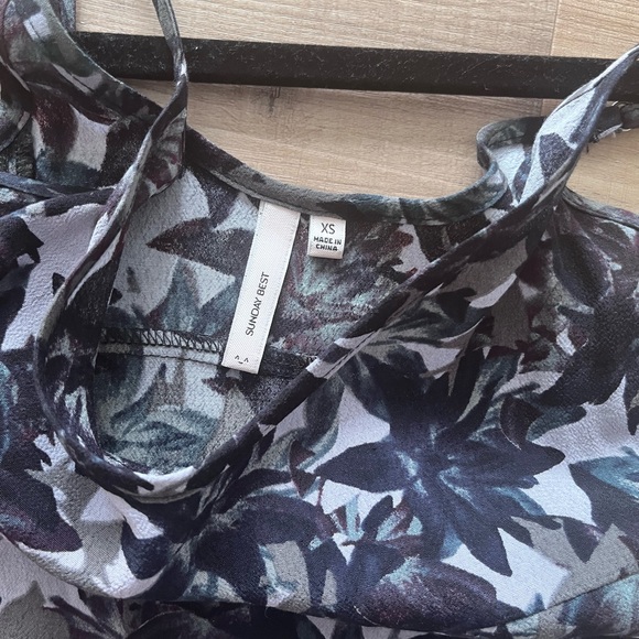 Sunday best crop top - Picture 2 of 2